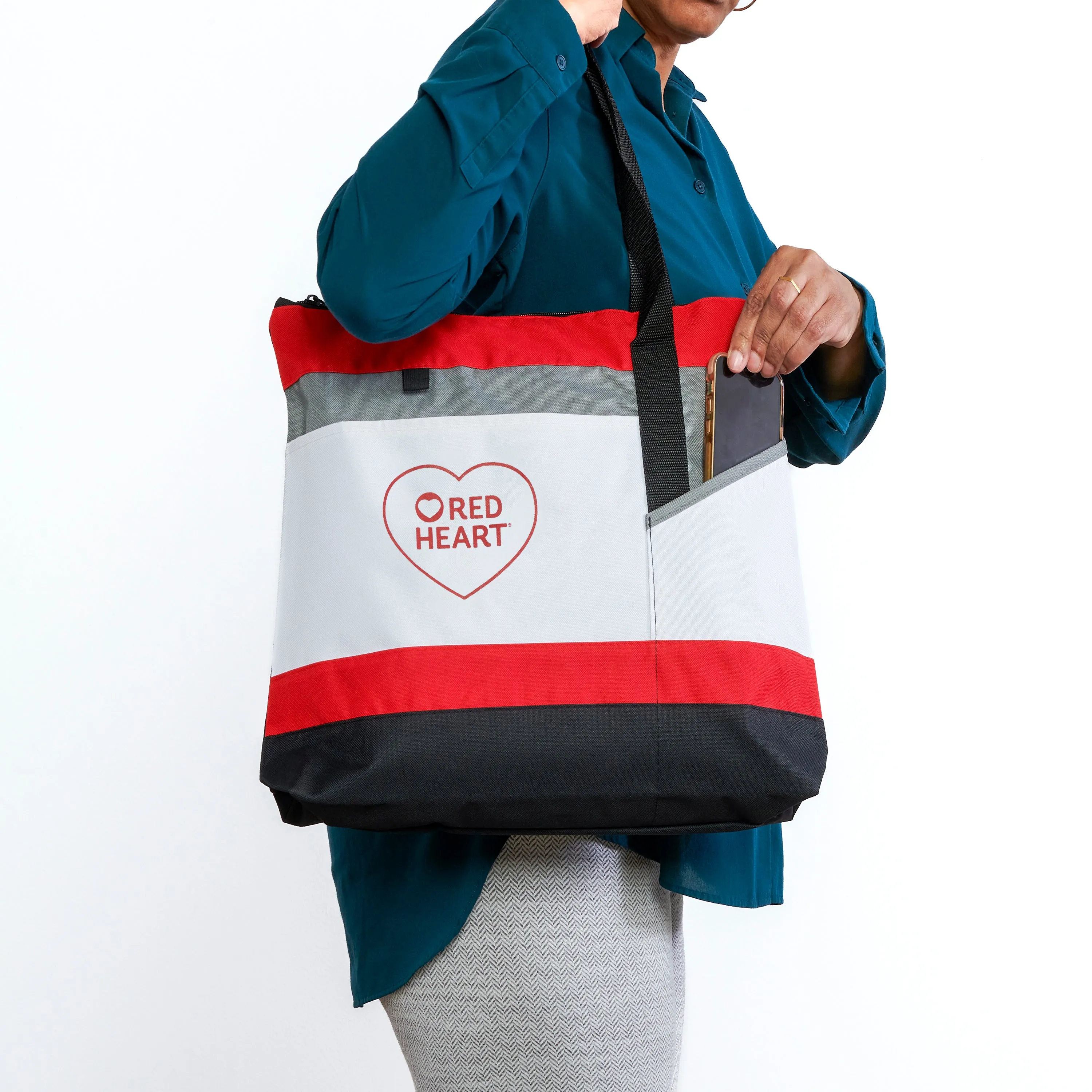 Red Heart Super Saver Jumbo Value Pack with Tote bag - Clearance item